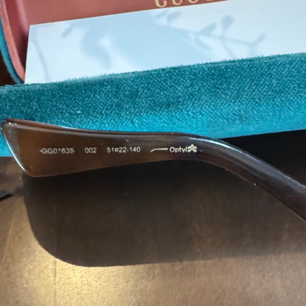 Gucci Tortoise Shell Sunglasses - Picture 4 of 7